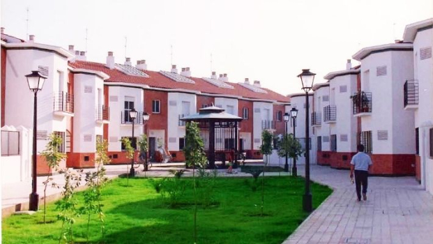 picture of Flats / Apartments and Multi-unit Residential Buildings 