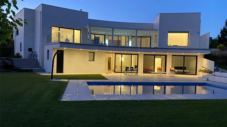 Viviendas unifamiliares, Villa / Casa de verano, Piscina, Obra nueva